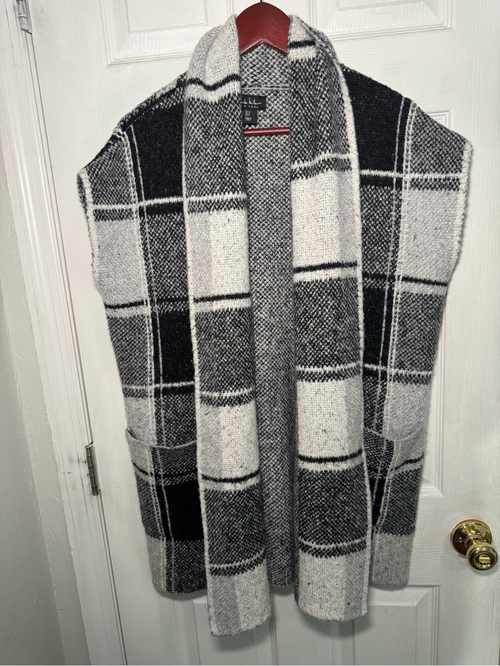 Women’s Black & Gray Plaid Open-Front Cardigan